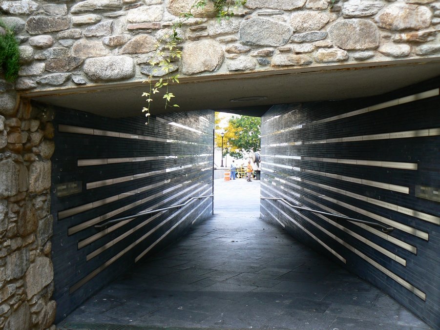 Irish Hunger Memorial: Irish Hunger Memorial 008